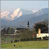 Avril 20 · L'église Saint Martin et le Pic du Gabizos - Asson · © stockli