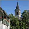 Mai 23 · Vue sur l'église Saint Martin - Asson · © stockli